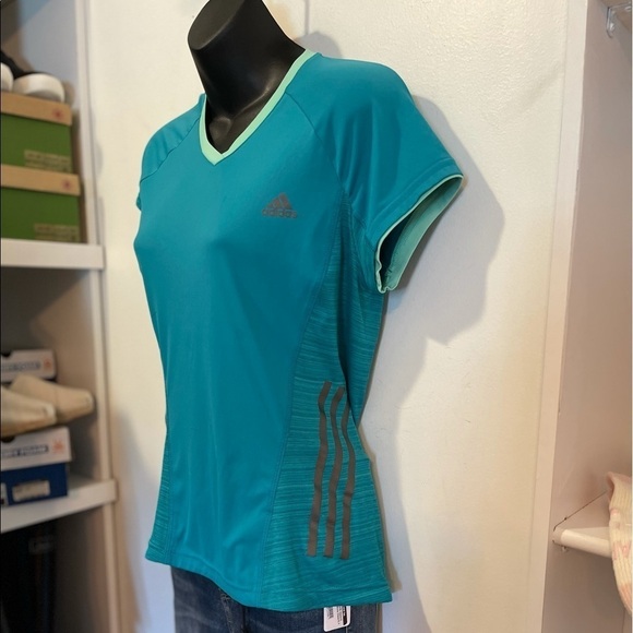 3 Adidas T-Shirts Size M & Adidas Bag - Picture 3 of 7